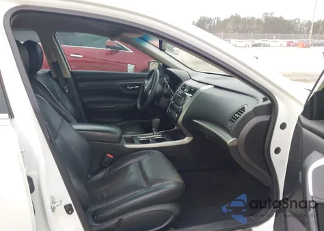 2015 Nissan Altima 2.5 S z USA, uszkodzony, nr VIN 1N4AL3AP1FC492785